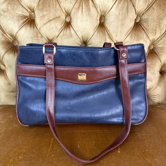 Kathie Lee Collection Authentic Vintage Leather Shoulder Bag/Purse with Pockets - Picture 7 of 14